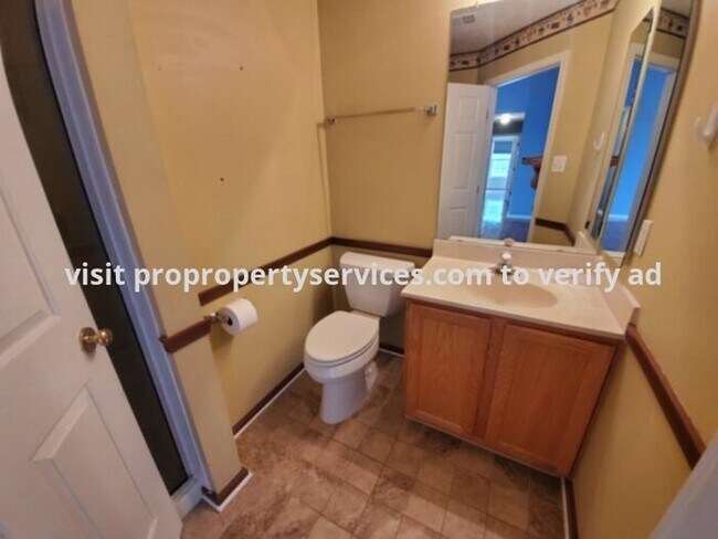 Photo - Beautiful Top Floor Garden Condo In Frederick Unidad M