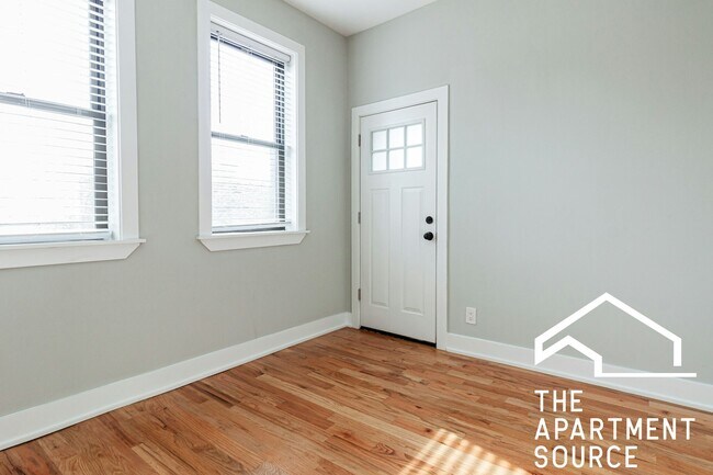 Photo - 637 W Oakdale Ave Unit 1