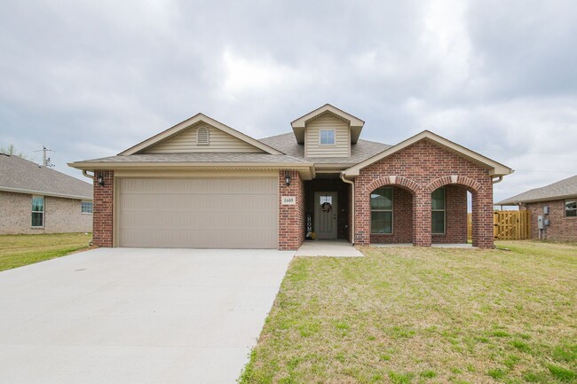 Like New Beautiful 3/2 Home in Gentry - Like New Beautiful 3/2 Home in Gentry