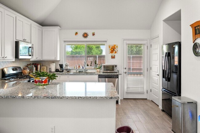 Photo - 128 Riverhill Dr