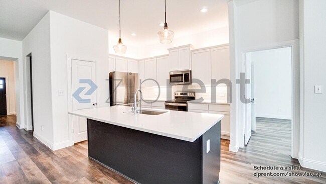 Photo - 631 Gould St