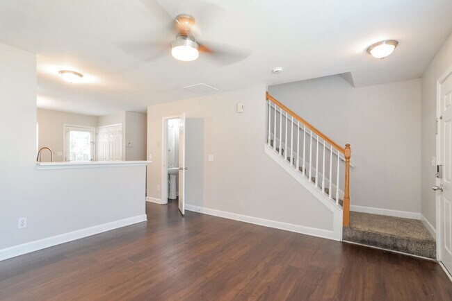 Photo - 1003 Korp Rd