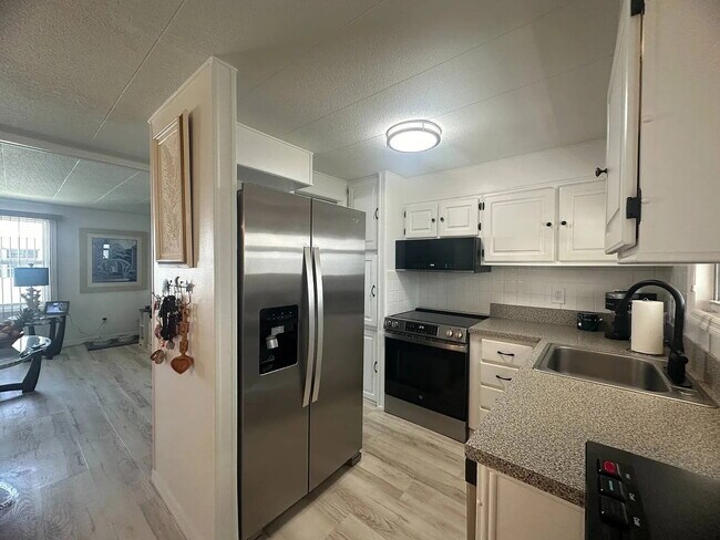 Photo - "Charming 2-Bed, 2-Bath Retreat in Nokomis!"