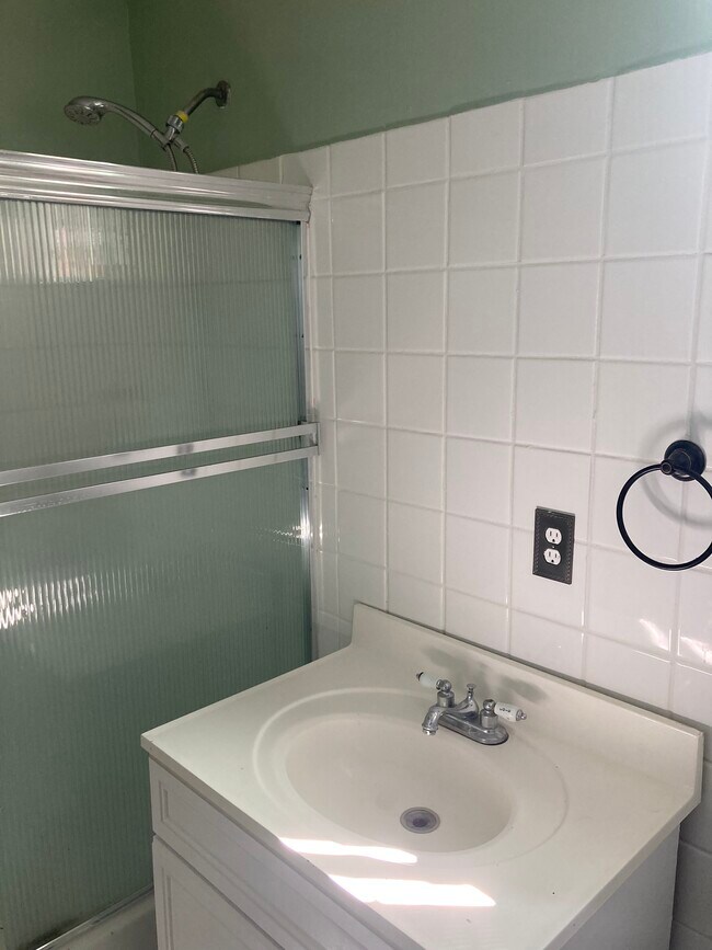5459 Martin St Unidad Back House