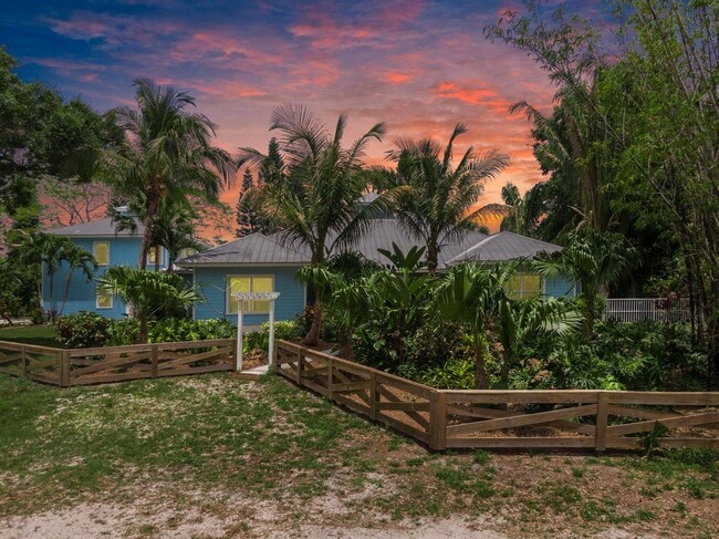 Photo - 1293 SW Heather Terrace