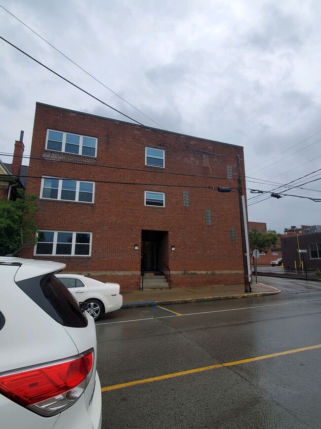 Photo - 54 N Morris St Unit 1