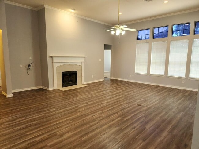 Photo - Beautiful 4/2/2 Great location!