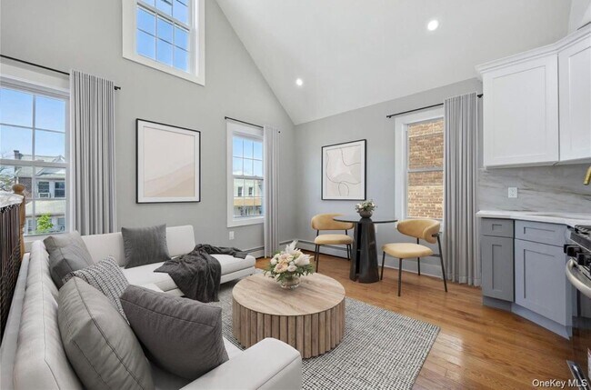 Photo - 104-69-104129 129th St