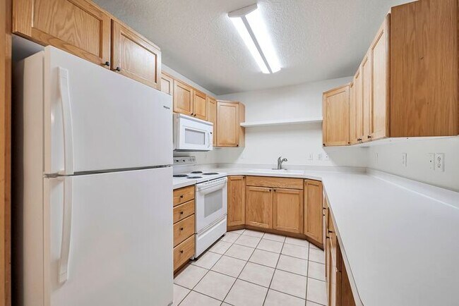 Photo - Darling Ground Floor Stonebrook Condo