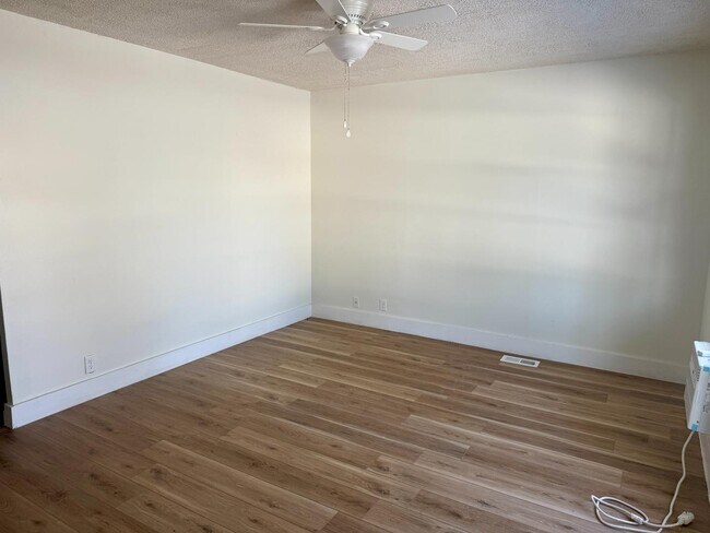 Photo - 1506 Crestview Dr