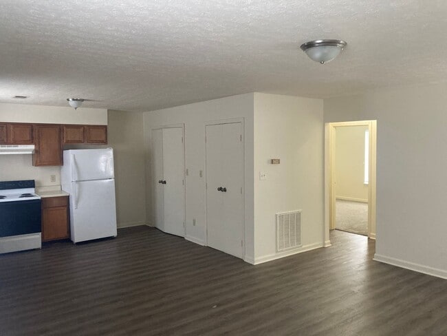 Building Photo - Hill Street Unit 3