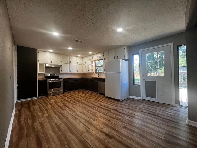 Building Photo - 4906 60th St Rental