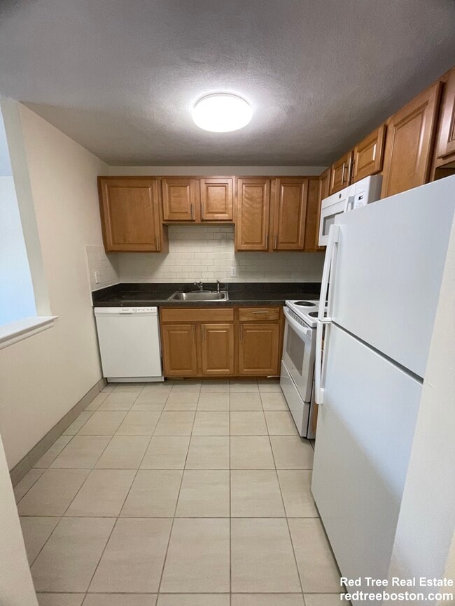 Building Photo - 245 Main St Unit 56