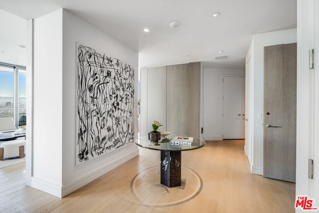 Photo - 211 W Elm Ct Unit 18A