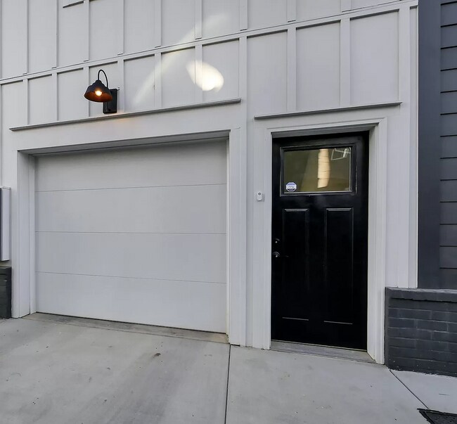 Photo - 169 E 20th St