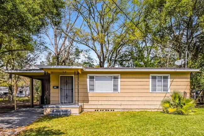 Building Photo - 3041 Detroit Cir N Rental