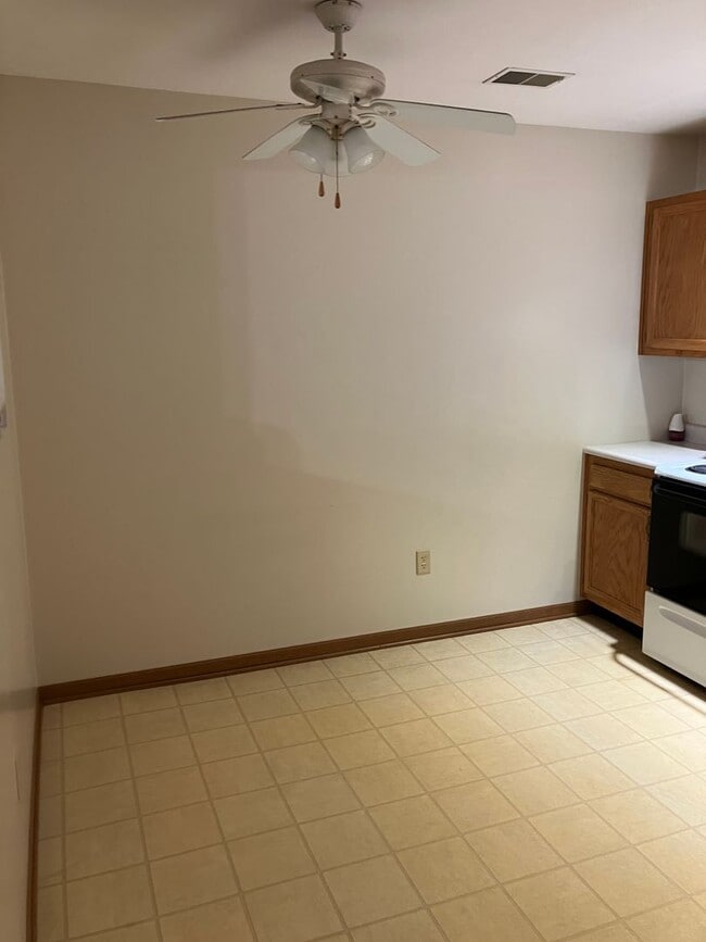 Photo - Charming 2-Bedroom Ranch in Peaceful Piqua Neighborhood! Unidad 1313 Jedway