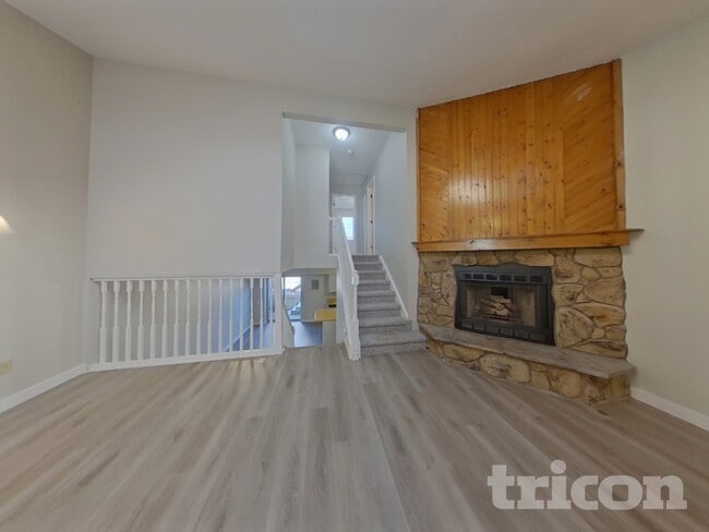 Photo - 2435 Shawnee Dr