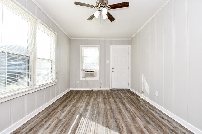 Photo - 5000 Noble St Unit 6