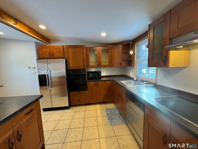 Photo - 67 Oronoque Trail