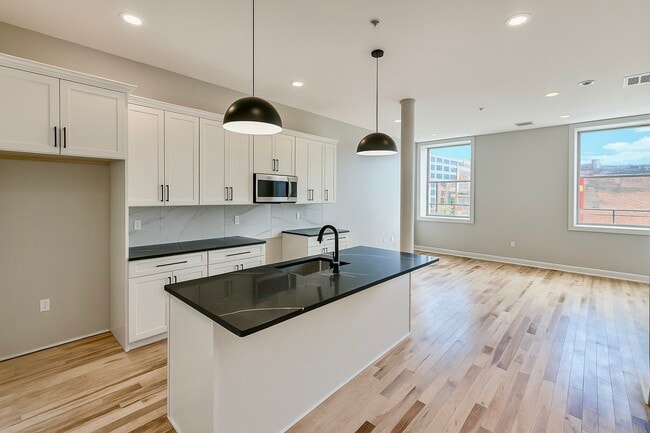 Building Photo - Lackawanna Ave Unit 303