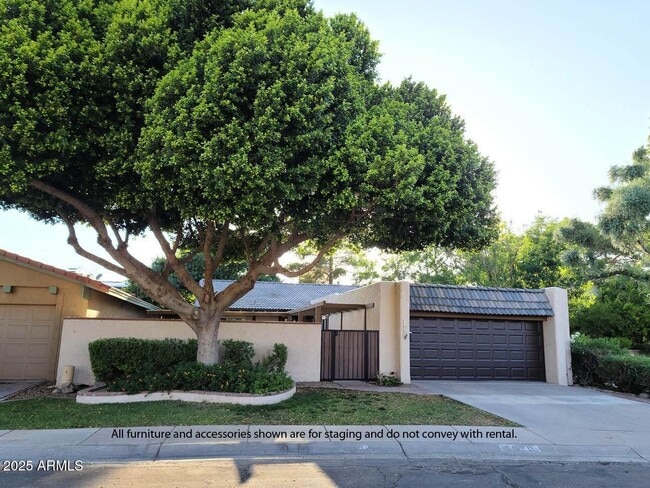 Photo - 5610 S Marine Dr House