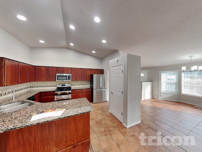 Photo - 16312 NE 12th St