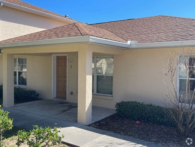 Building Photo - 3 bedroom 2 bathroom Condo