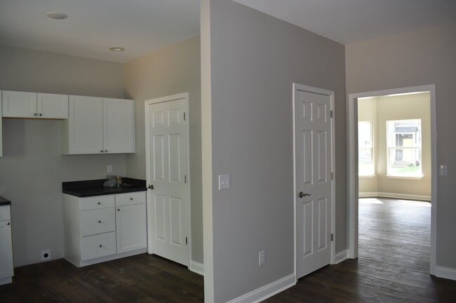 Photo - Shelby Park Amazing Newly Renovated 3 Bedroom House/1.5 BA