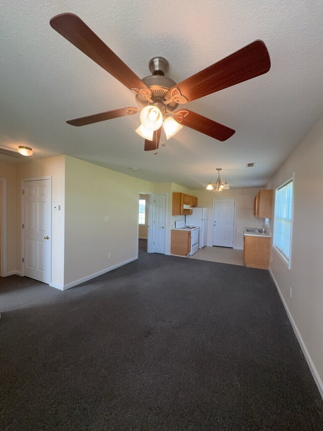 Photo - 204 Angus Ln