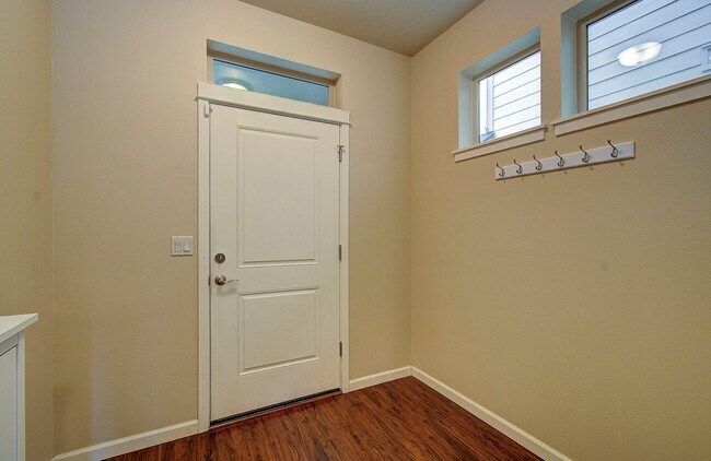 Photo - Charming 4 bd 2.5 ba Vancouver Home - Available Now!