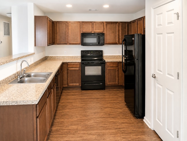 Photo - 92 Roseberry Cir