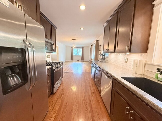 Photo - 1612 N Roosevelt Ave