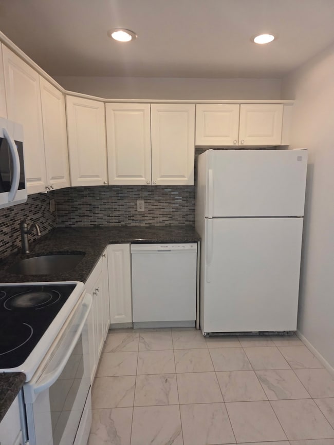 Photo - 450 NW 20th St Unit 301