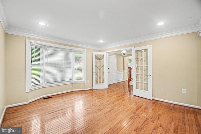 Photo - 16200 Edgewood Dr