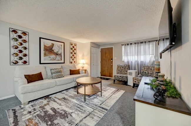 Photo - 827 Fontmore Rd