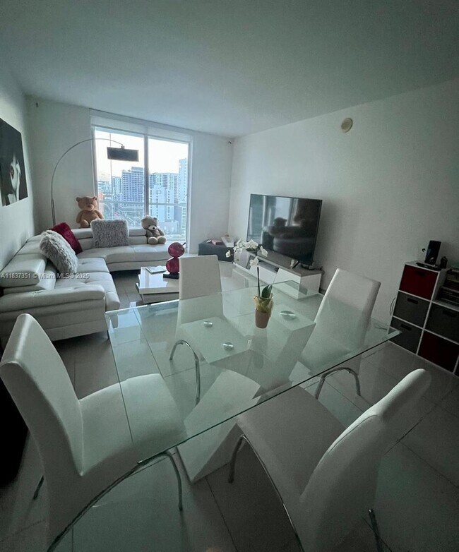 Photo - 185 SW 7th St Unit 1714