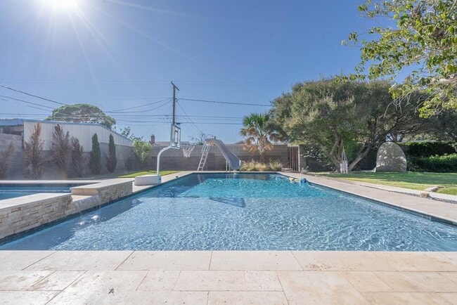 Photo - 1703 Laurel Ave