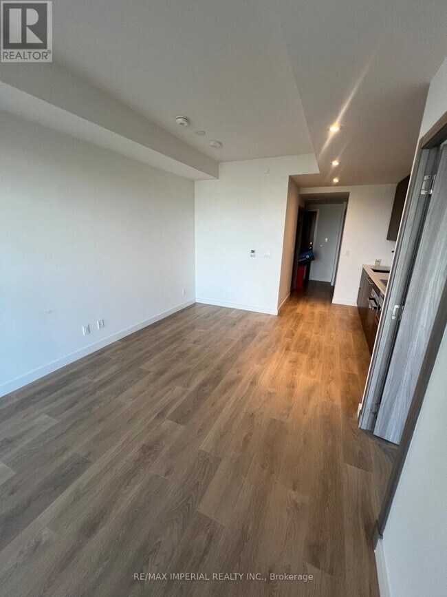 Photo - 25 McMahon Dr Unit 610