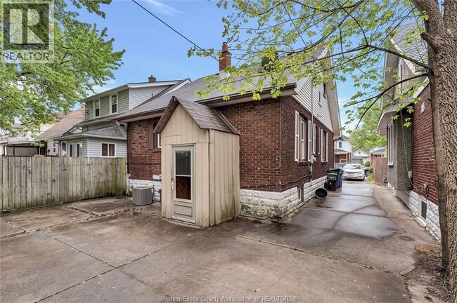 Photo - 1236 Marentette Ave