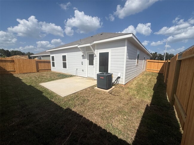 Photo - 15881 Berry Hl Dr