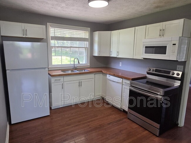 Photo - 218 Walcott Dr