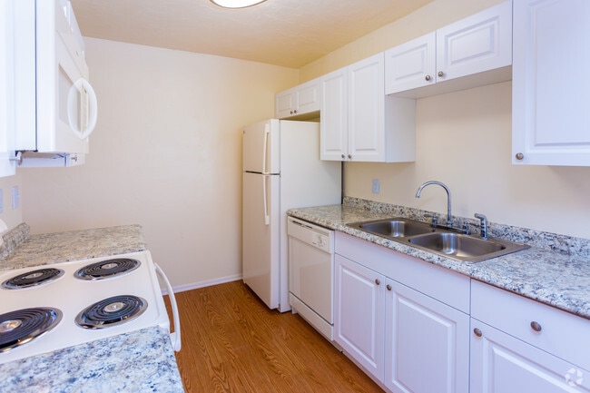 2BD, 2BA - 1200SF Remodeled