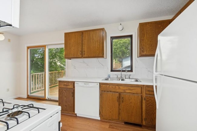 Photo - 8983 Vinewood Ln N