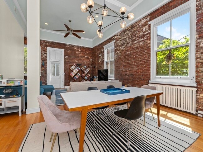 Building Photo - 35-39-39 Saratoga St Rental