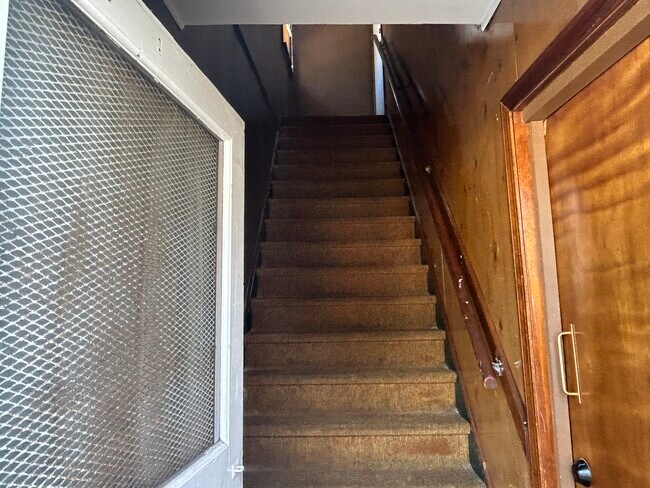 Photo - 1814 William St Unit Upper rear 4