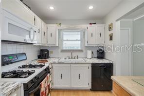 Photo - 5357 81st St N Unidad 23