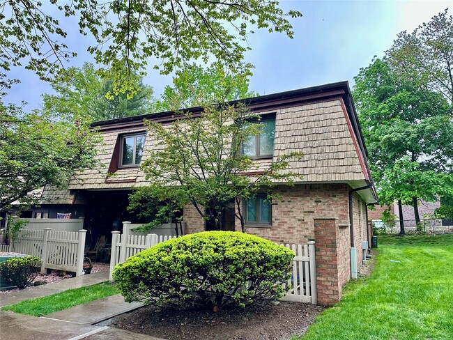 Photo - 4 Heritage Dr Townhome
