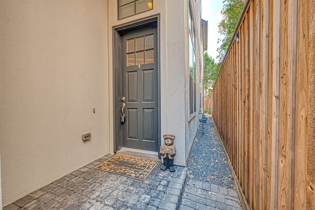 Photo - 5811 Kiam St