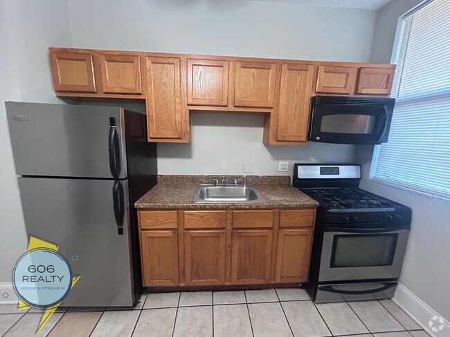 Building Photo - 364 E 59th St Rental